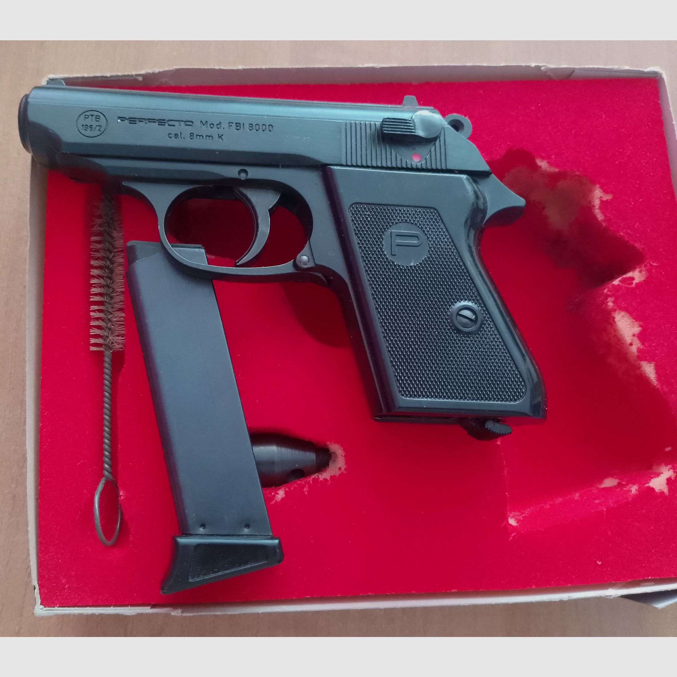 Perfecta Mod. FBI 8000 Cal. 8mm blank in PTB 196/2 in original packaging!
