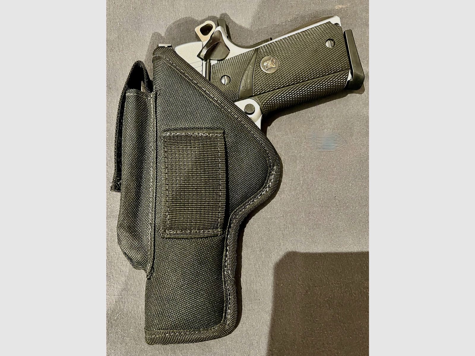 Universal-Holster aus Nylon mit Magazintasche — für große Pistolen / 1911 & Co.