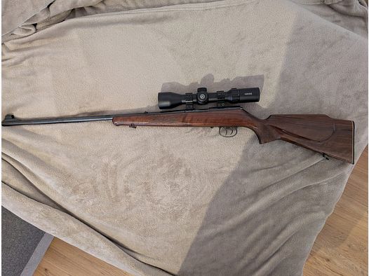 Anschütz 1515 / 1516 22 WMR con Hawke Vantage 30 1,5-6x44 con retícula iluminada L4A DOT