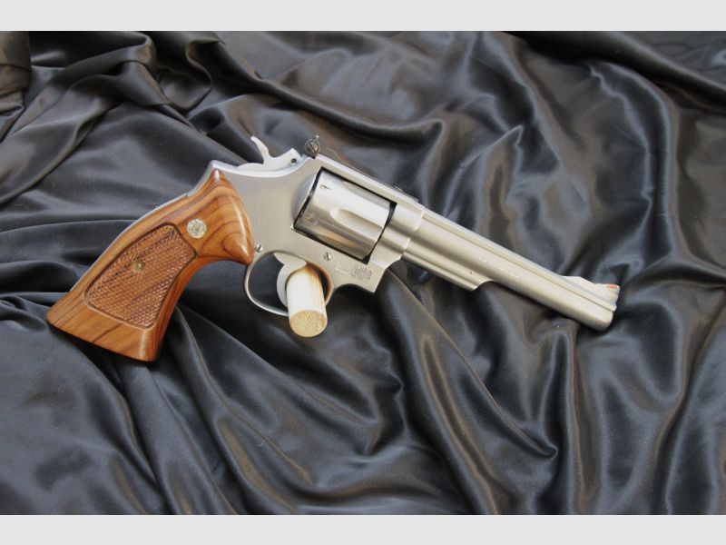 Smith & Wesson M66, stainless