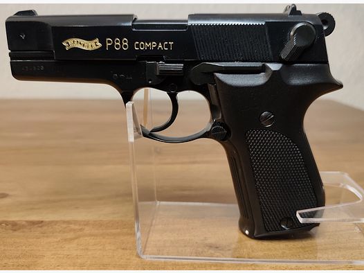 Walther P 88 Compact altes Model Goldschrift PTB 764 schwarz mit Munition