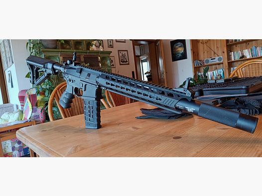 Airsoft S-AEG GC16 Predator incl Zubehör