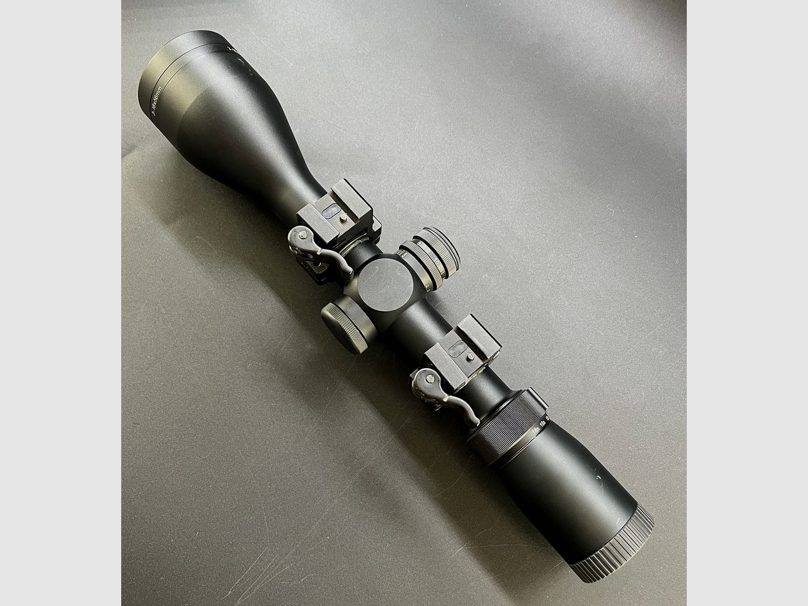 Aussteller FOCUS In Sight 3-18x56 #4 30mm Parallax mit Ringmontage