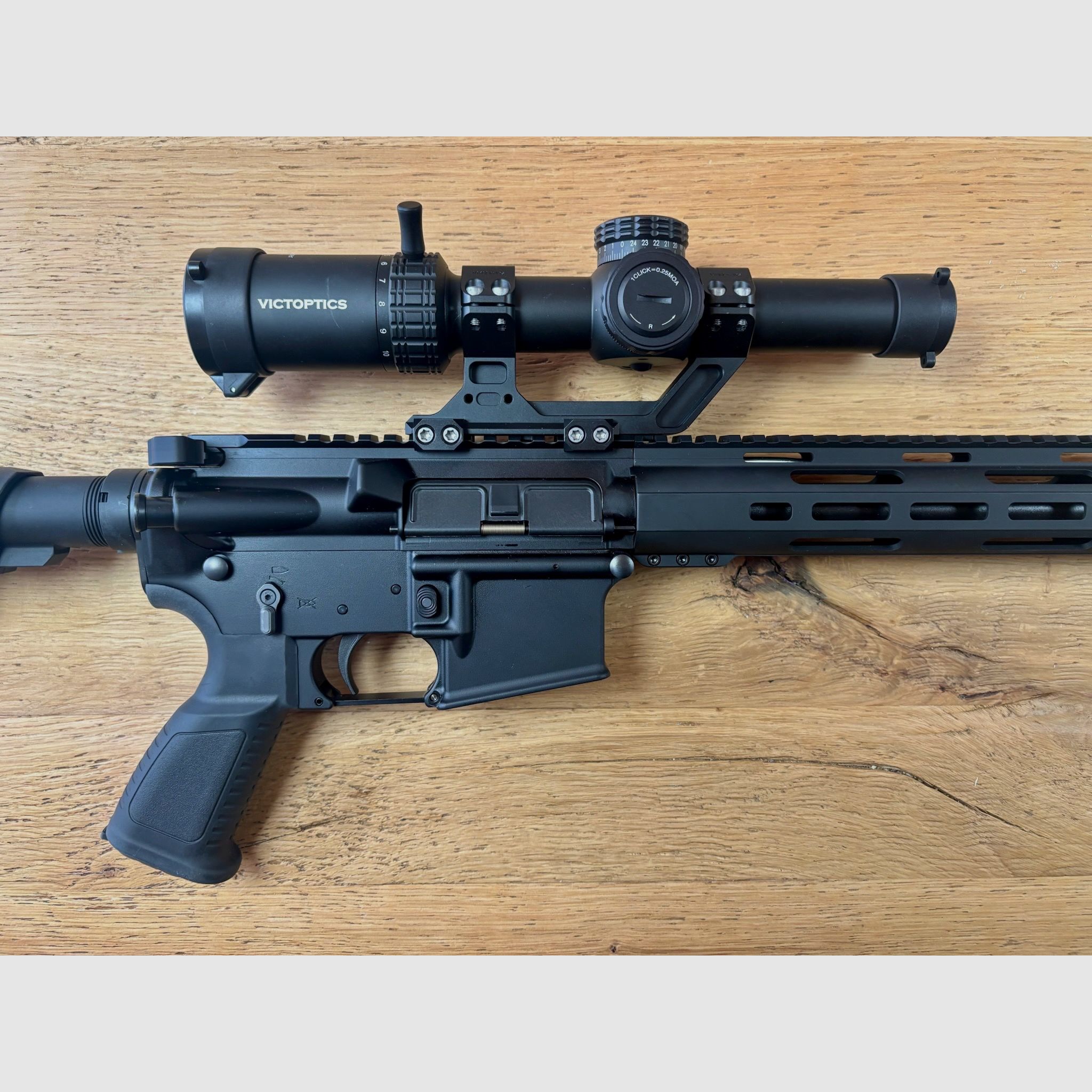 Messerschitt AR15 .223Rem con canna da 16,75“ inclusa ottica 1-10x24 - come nuovo