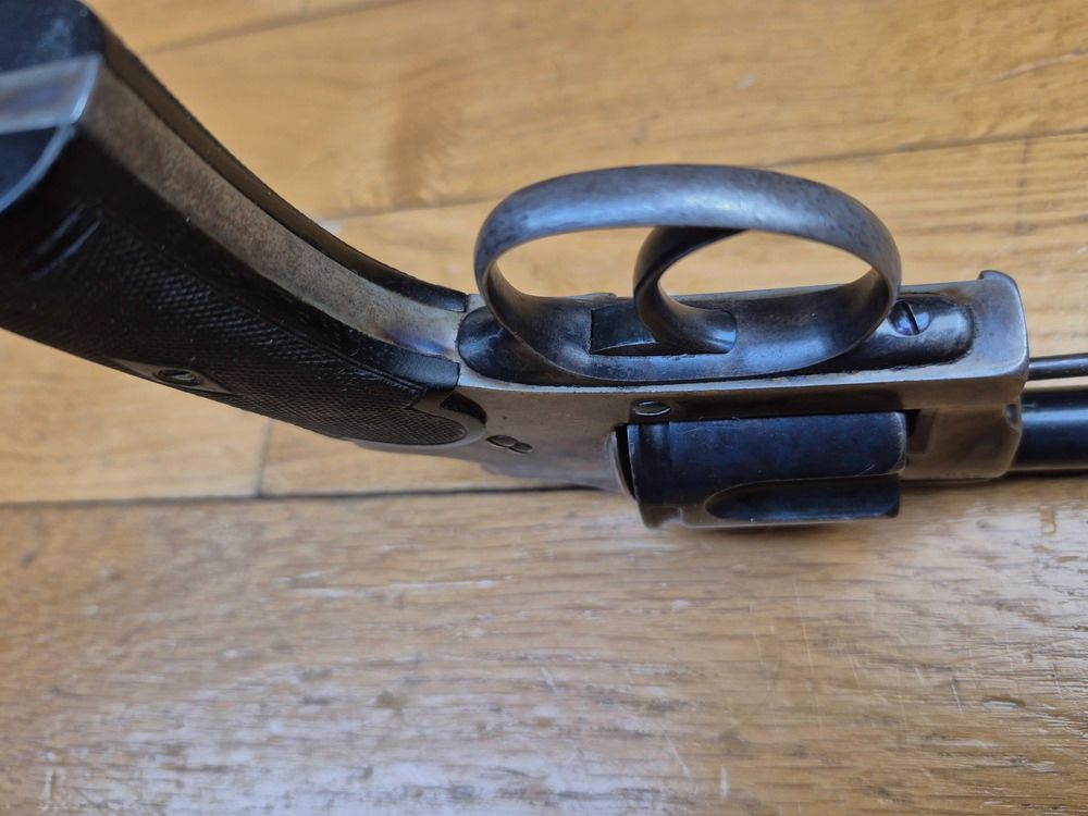 Sehr schöner Revolver D.D.Oury – 8mm 1892 – Marmorierte Rahmen – Wunderschöne Brünierung – Lebendige Pulverstempel von Lüttich – Ebenholz-Griffschalen – SA / DA – Spiegelkammern und Lauf – Rechts drehendes Trommelmagazin – Echte Smith & Wesson Bodyguard aus der schönen Epoche! – Kategorie D – TBE++, Bild 10 von 22