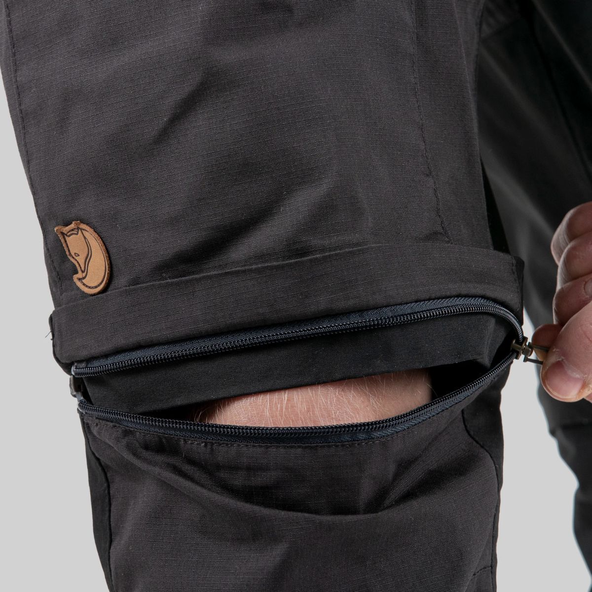 FJÄLLRÄVEN Abisko Lite Trekking Zip-off M Long Sand- Tarmac