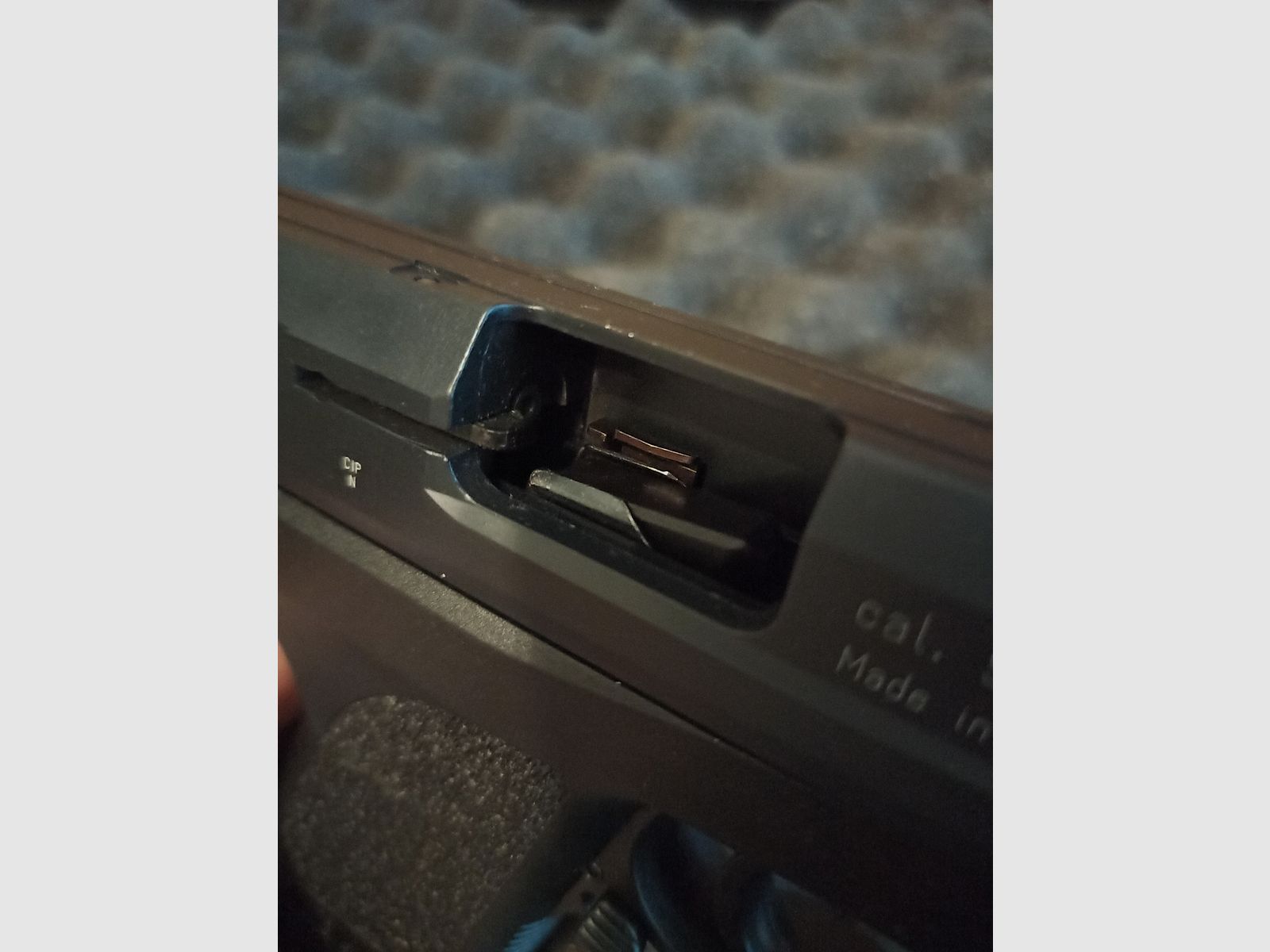 RG 96   BLK   9mm   P.A.K.   9R   PTB 699   (pistola a salve)