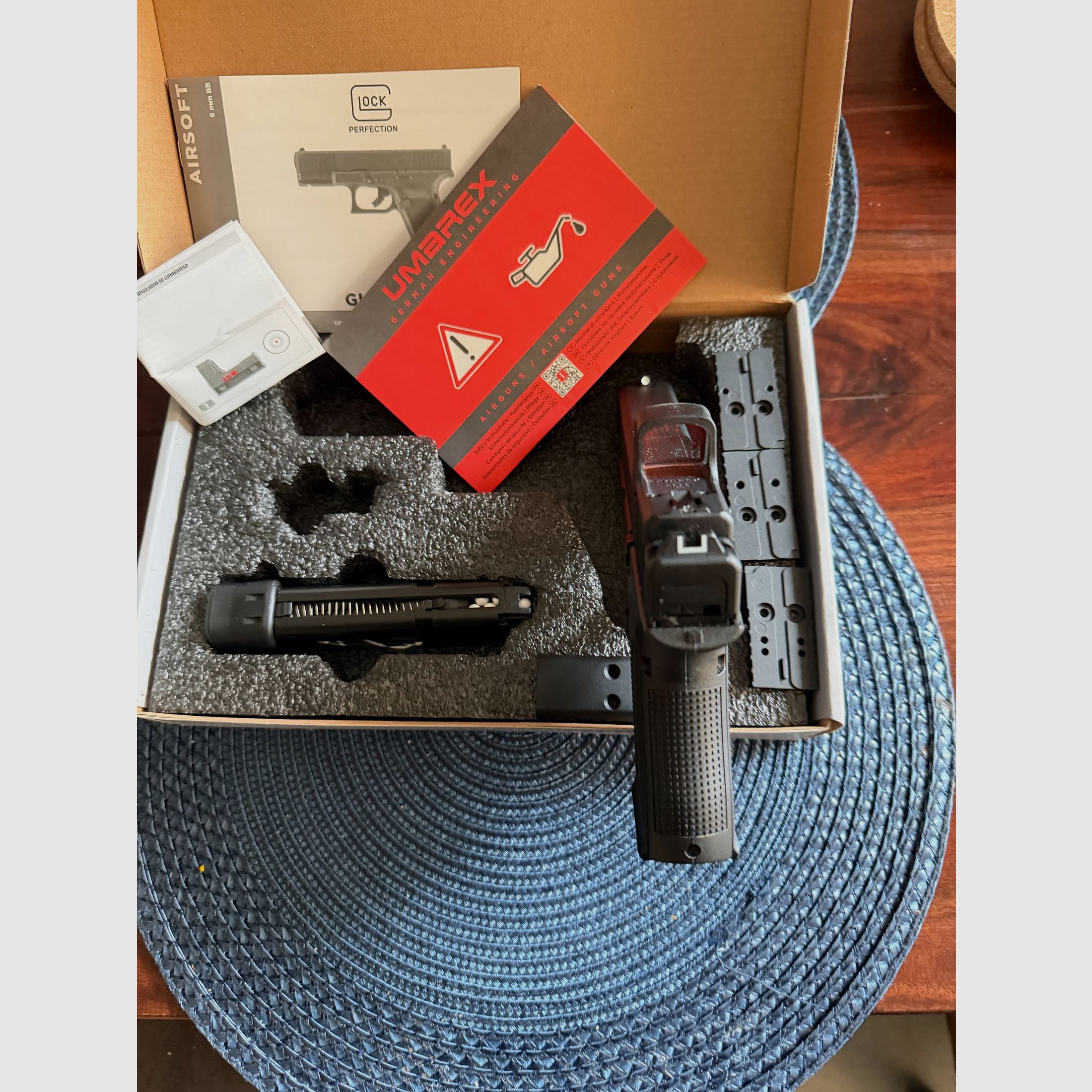 Umarex GLOCK 19 Gen5 MOS GBB 6 mm BB Airsoft avec viseur RDS8, image 2 sur 6