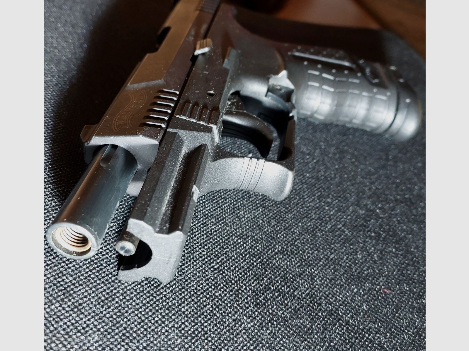 Walther P22 (P 22 Classic) Schreckschuss Pistole 9mm P.A.K. schwarz (PTB 778) mit neuem Normani Holster