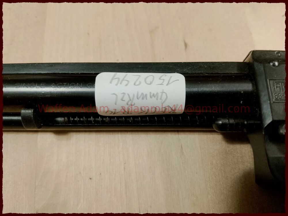 RECK F w Pentagonie SAA Revolver R14