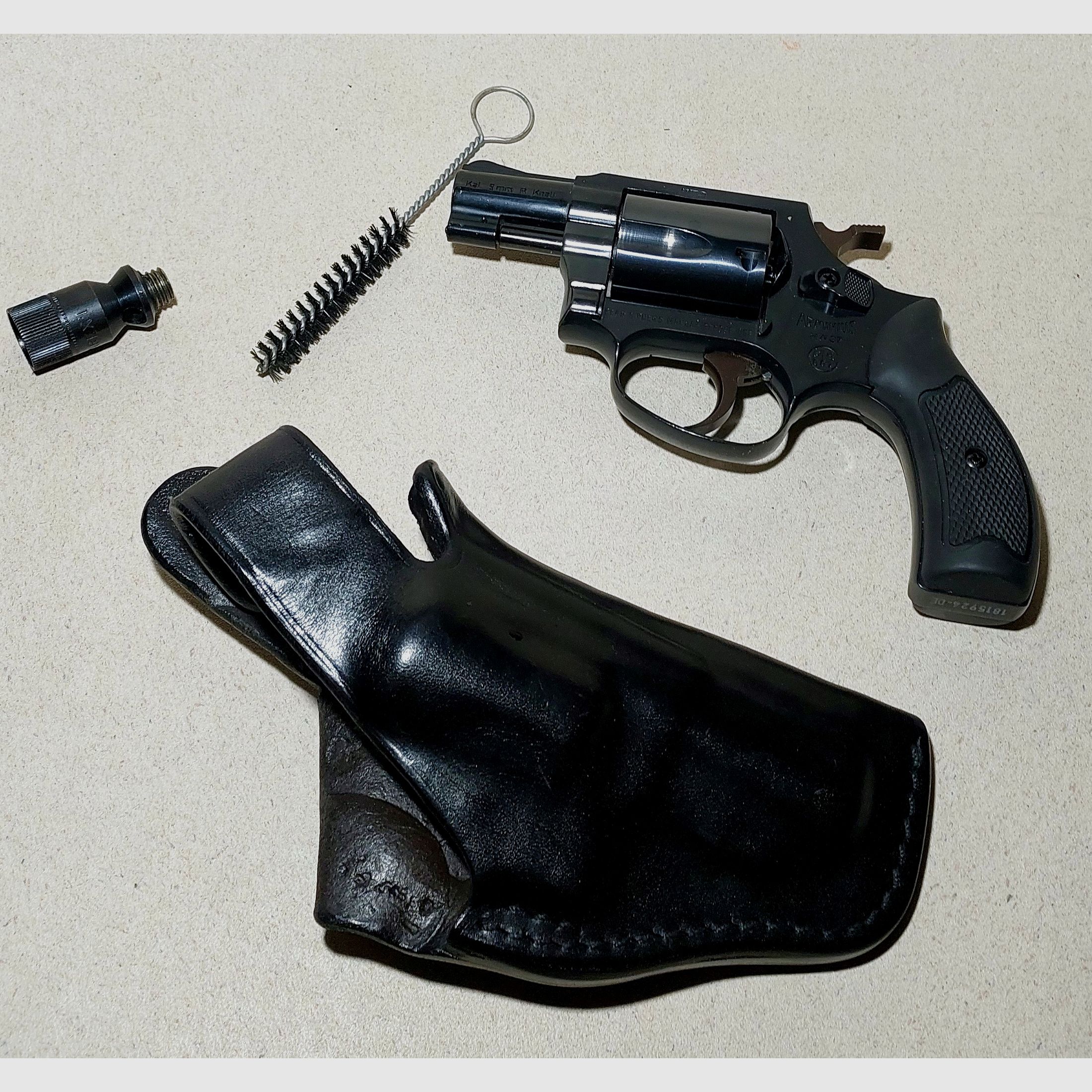 Weihrauch HW37 cal. 9mm R.K. (PTB 887) mit Lederholster