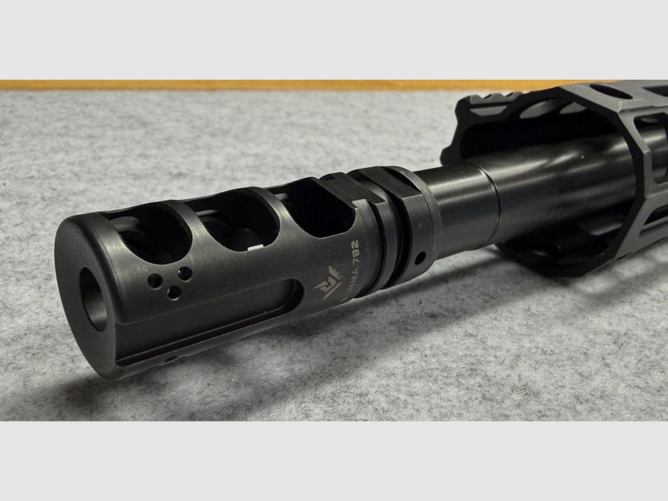 Stag Arms STAG10 Tactical im Kaliber .308 Winchester mit 16" Lauf