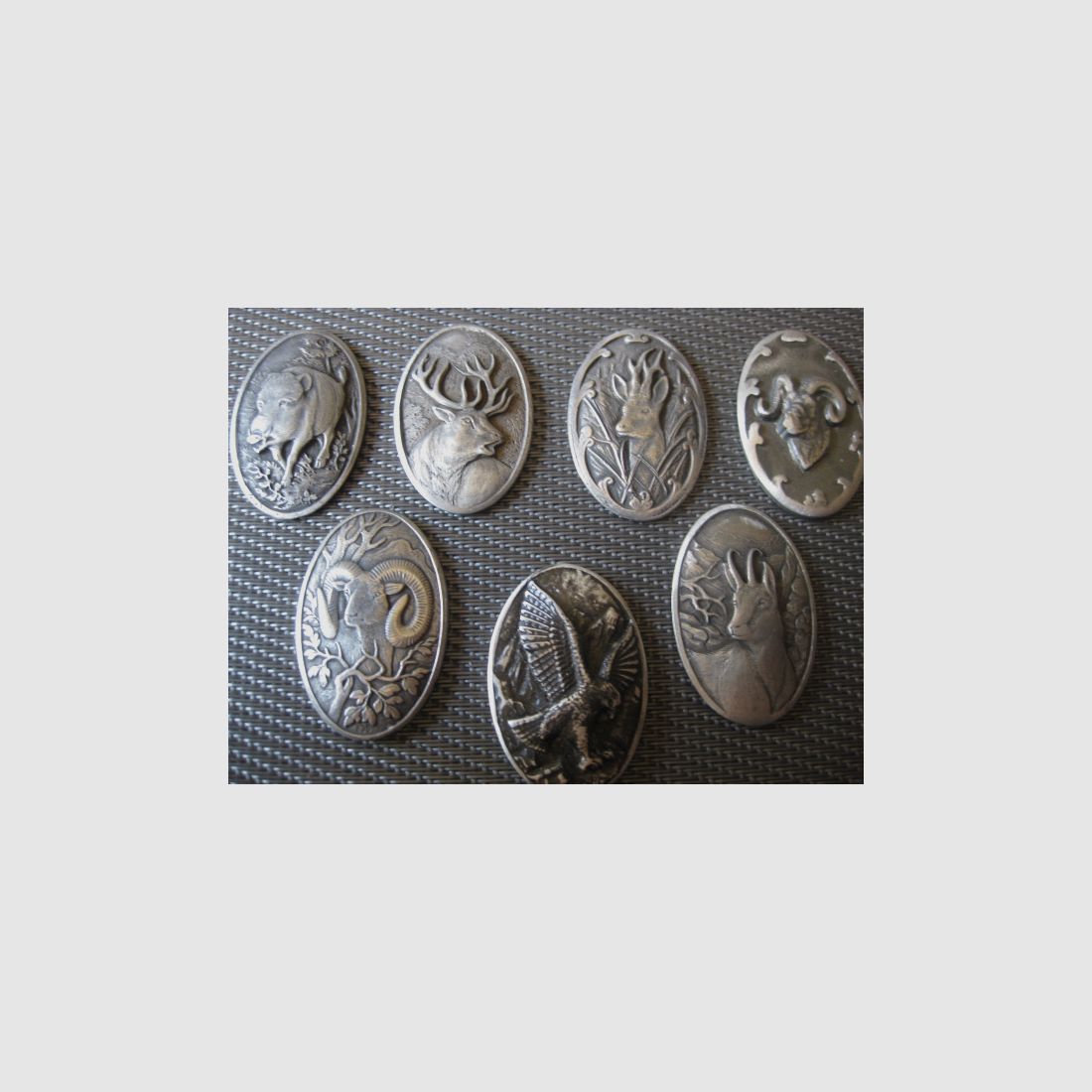Exclusive offer for the Blaser R93 - upgrade !! TOP engraving side plates made of a silver alloy with wildlife motifs! Or how about pistol grip caps for almost all types of firearms? It's worth a look, GUARANTEED !!