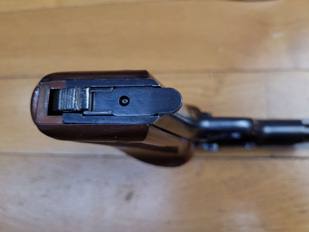 Schöner Unique Modell D6 – Kal. 22LR – Lauf 6 Zoll – Ausgezeichneter mechanischer und ästhetischer Zustand – Zehn-Schuss-Magazin – Sehr zuverlässiges Modell aus Vollstahl – In Originalverpackung für einen Zustand der Waffe, der nahezu neu ist!, Bild 7 von 21