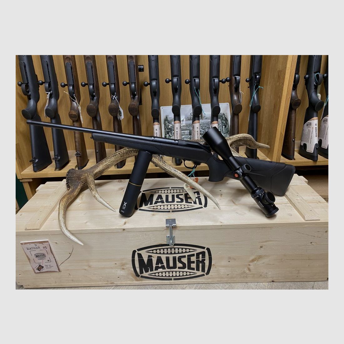 Blaser R8 Professional 2.0, mit Leica Magnus 2,4-16x56 i, Bild 1 von 2