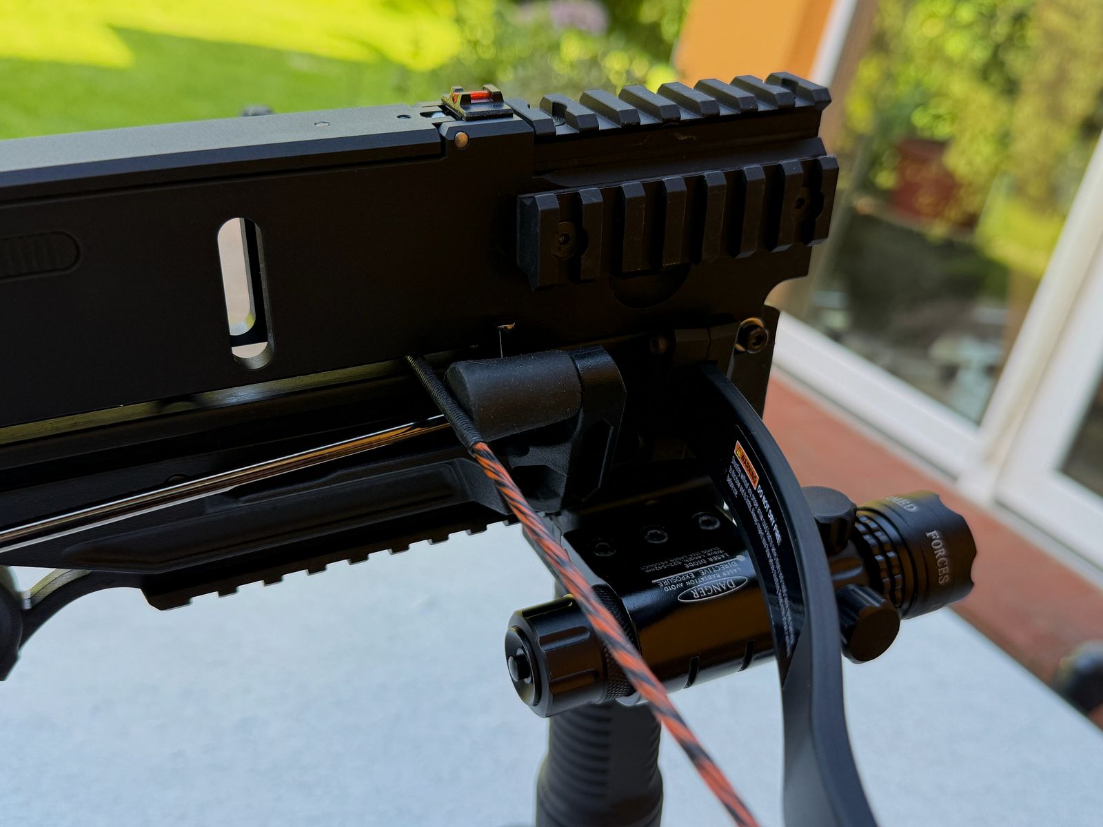 AR-6 Stinger II mit Metallmagazin