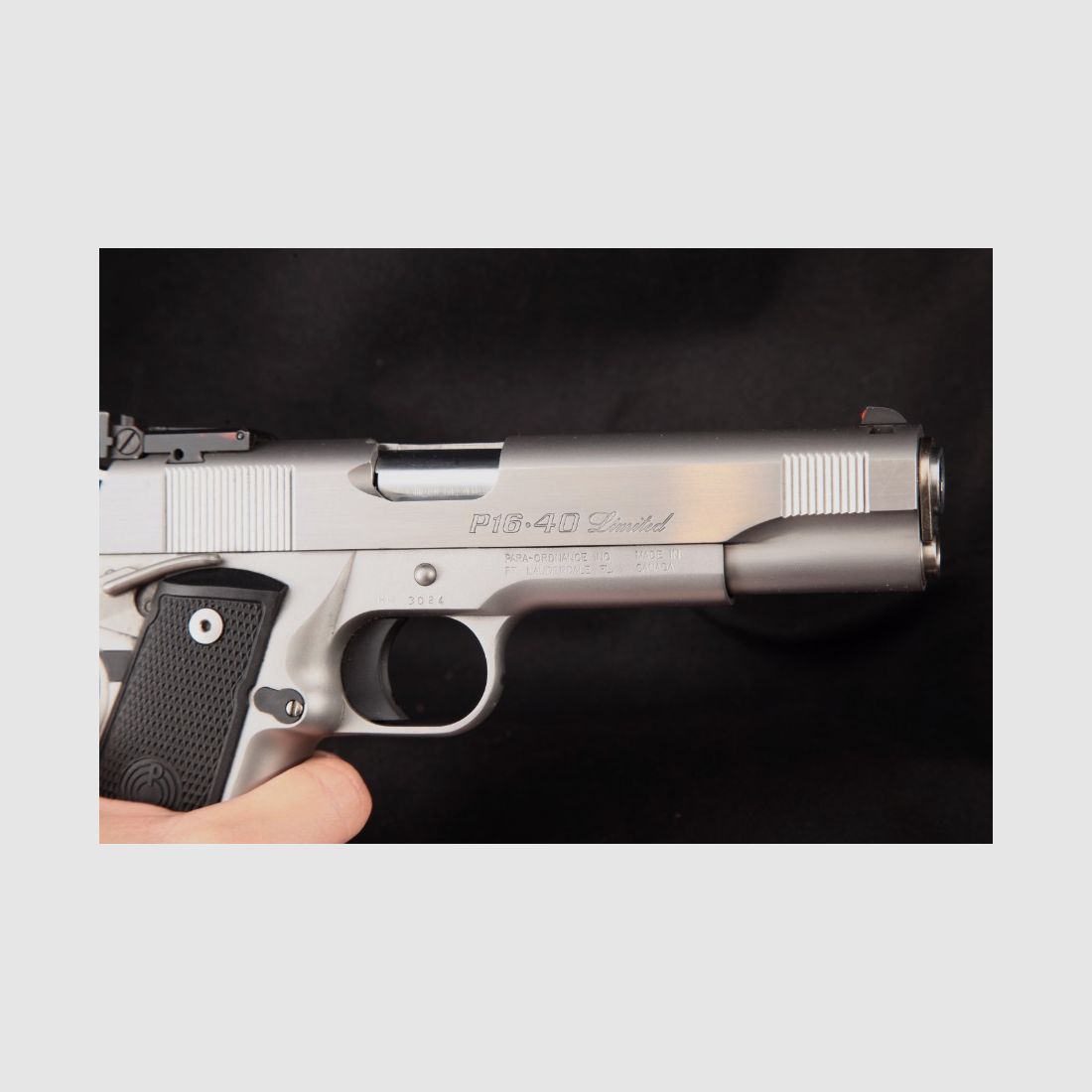 Para Ordnance, Modelo P16-40 Limitado de Canadá, Acero Inoxidable 5" Semiautomático de Doble Capacidad (1911) Pistola y Estuche .40 S&W