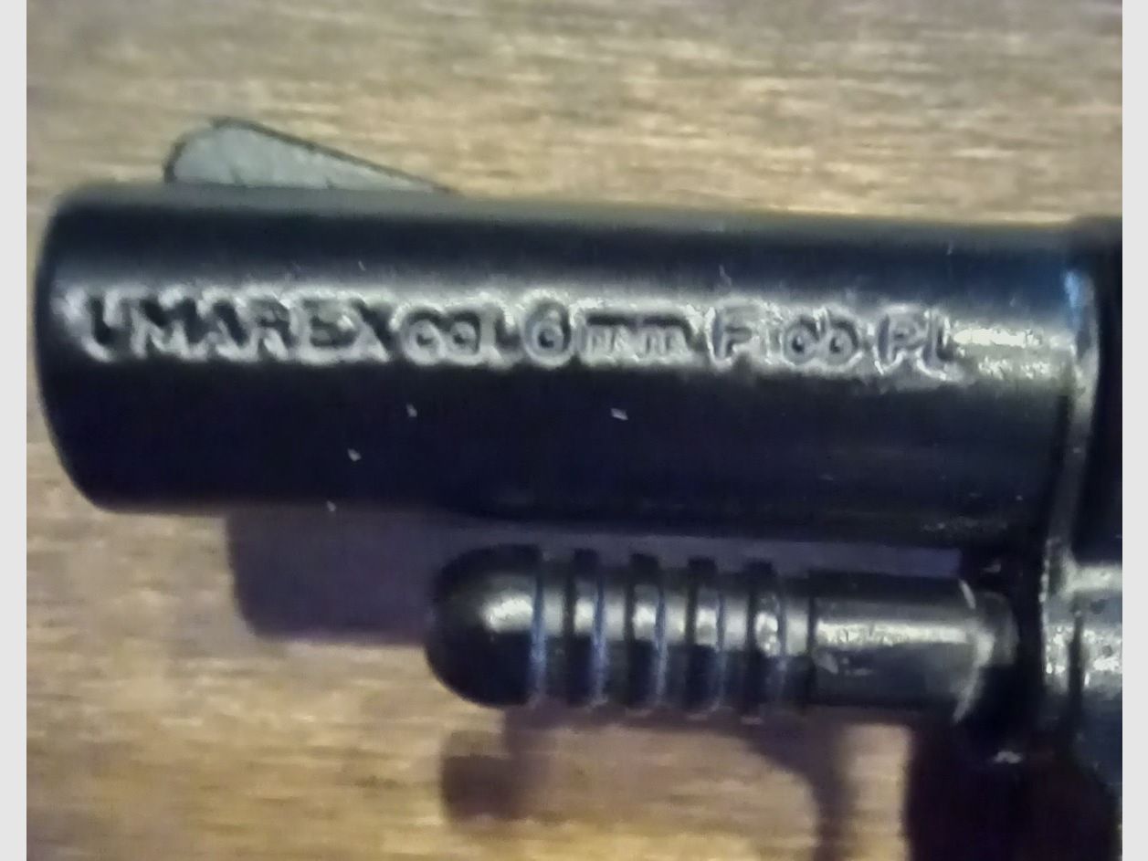 Vecchio revolver Umarex in calibro 6mm Flobert, come era ancora consentito all’epoca., immagine 5 di 5