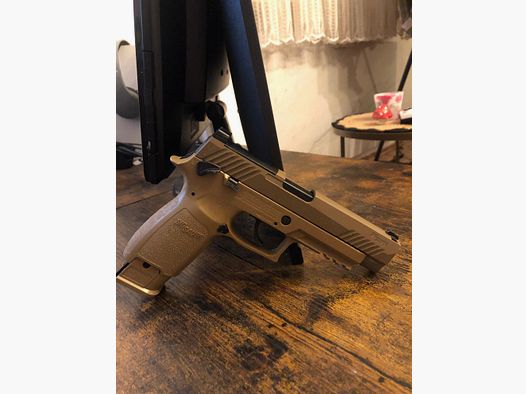 SIG SAUER P320 M17 Co2 pistol 4.5 mm Diabolo blowback (P18)