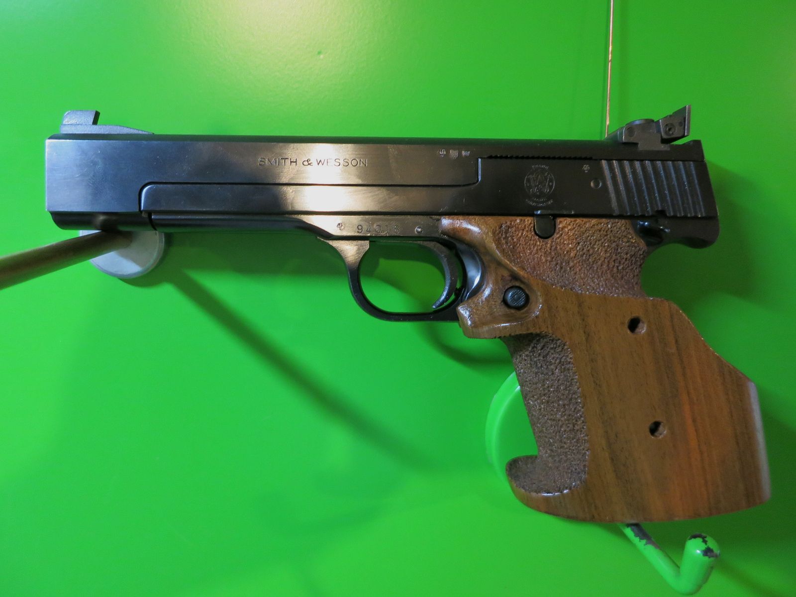 Smith & Wesson Model 41, .22lr, sport pistol       #65-, image 1 of 15