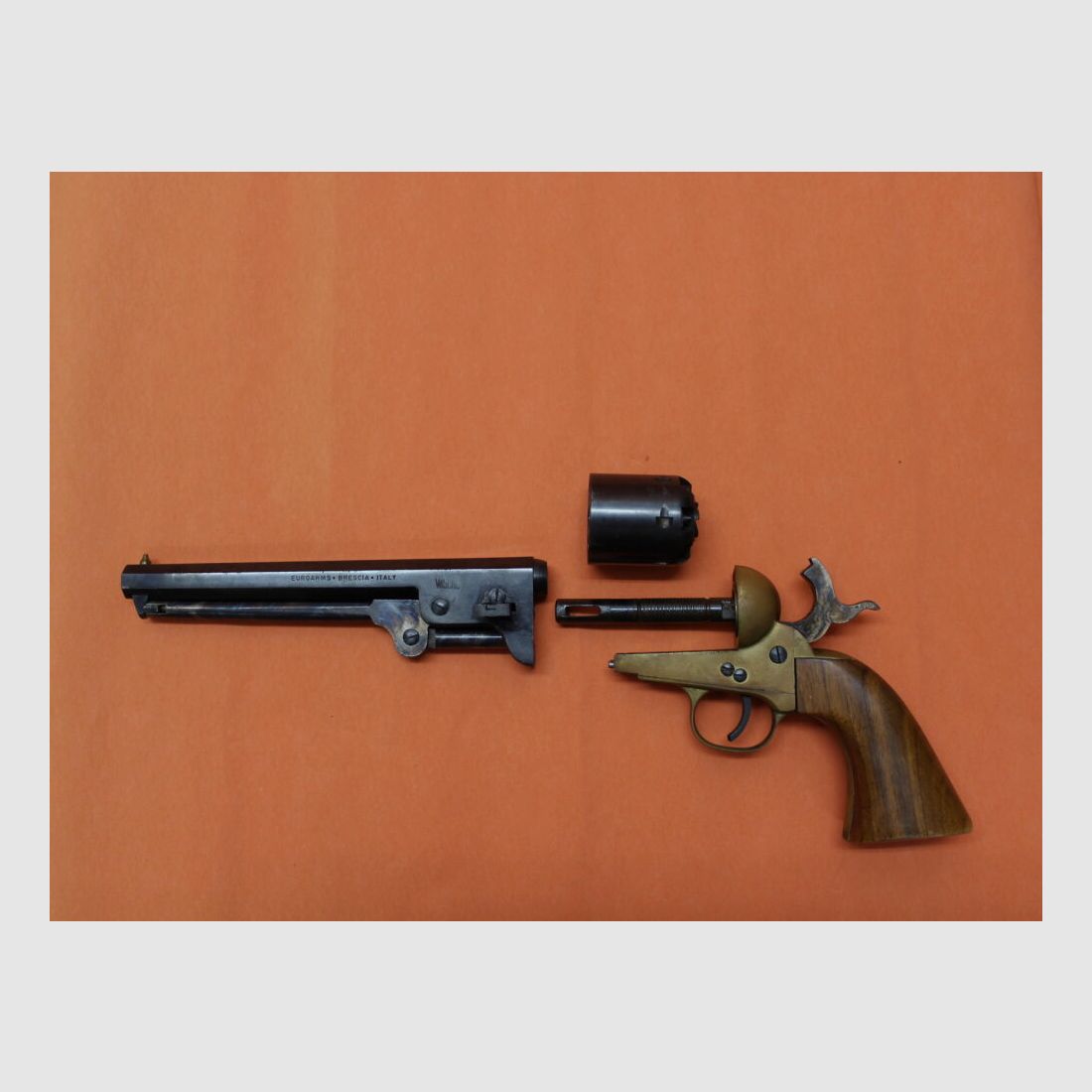 EUROARMS Perk.Revolver .36(Polvere Nera) EUROARMS NAVY 7,5" canna/ telaio in ottone (caricatore anteriore)