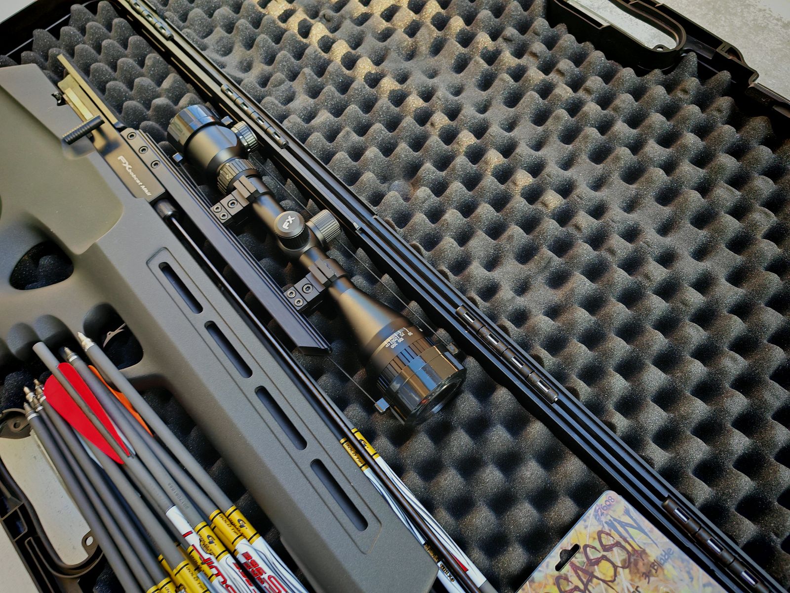 FX Bobcat MK2 Arrow avec lunette de visée et pompe à air FX, arme à air comprimé, arbalète.