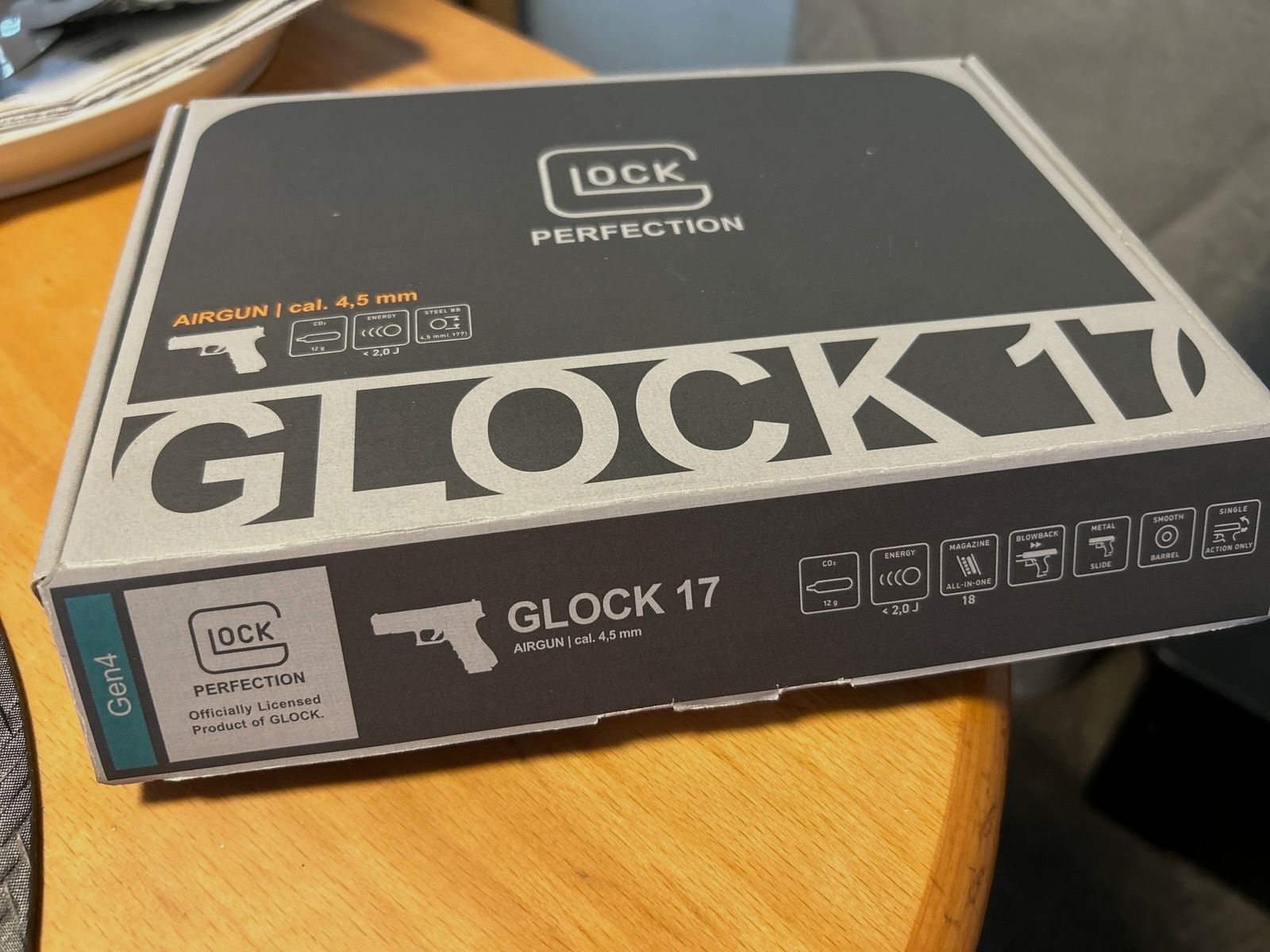 Glock 17 Gen4 Airsoft Co2 BBs
