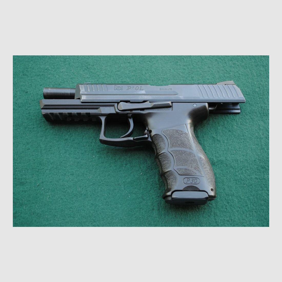 Heckler & Koch P 30L V1, police pistol, complete accessories including holster