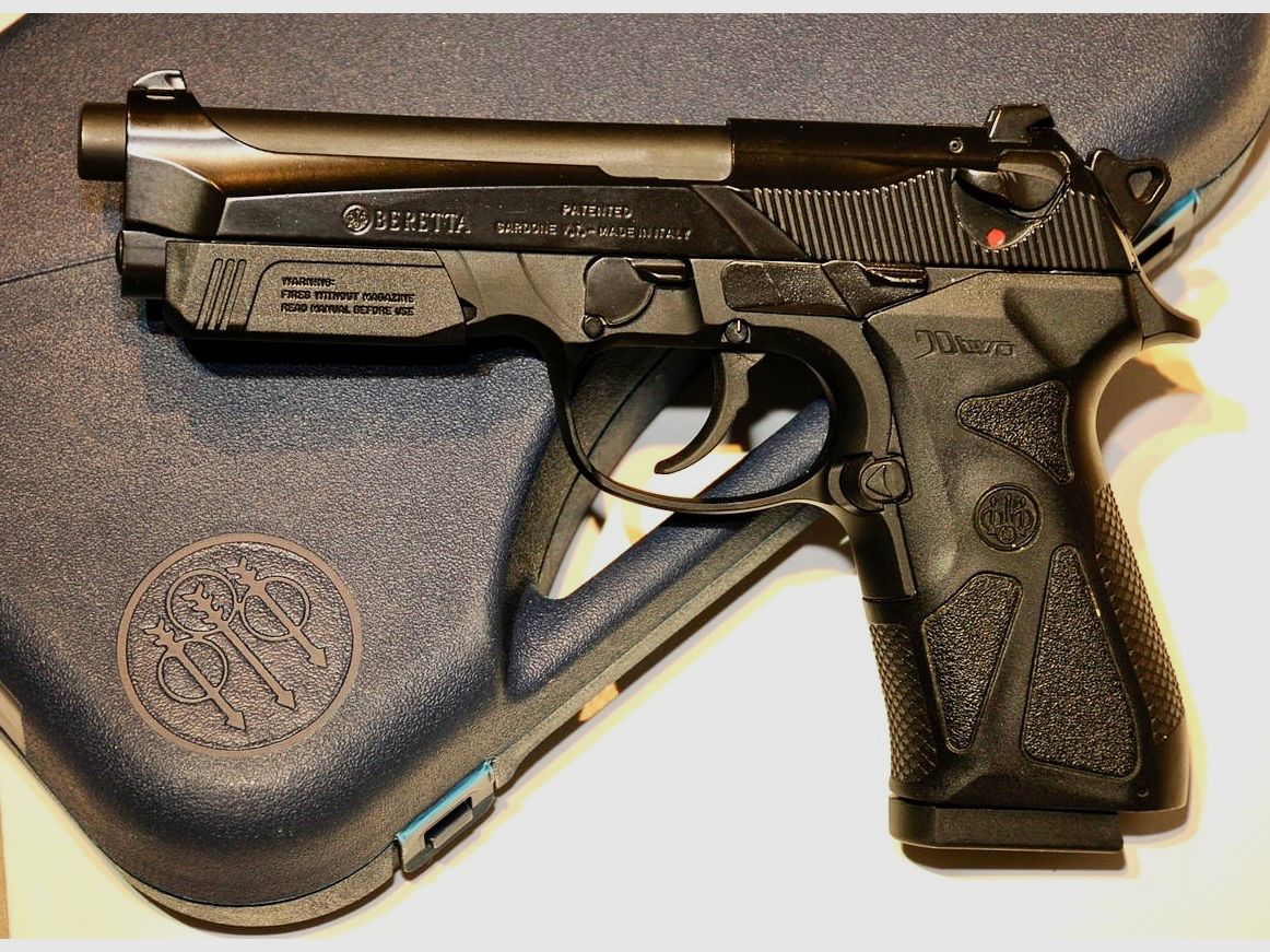 halfautomatisch pistool Beretta 90 twee in het kaliber 9mm - Zeldzaam geen Beretta 92