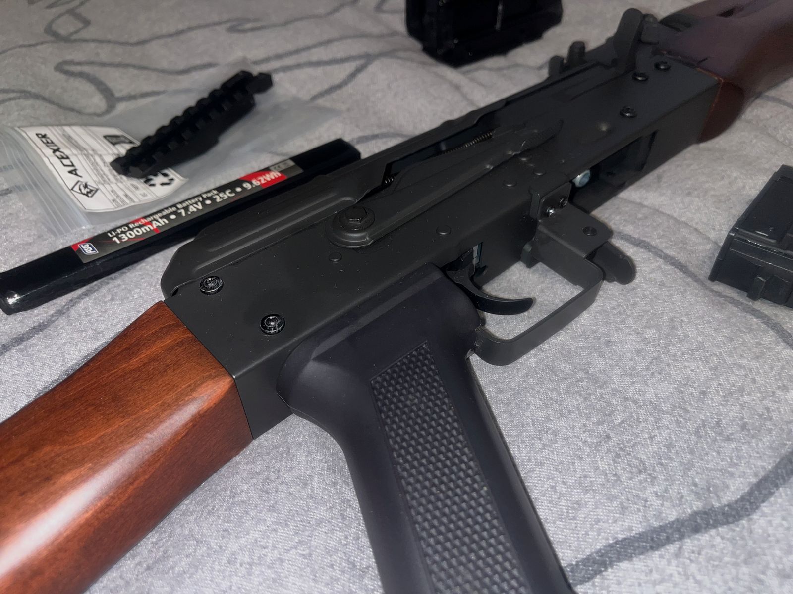 AK-74 Vollmetall Echtholz BlowBack S-AEG APS mit Zubehör 