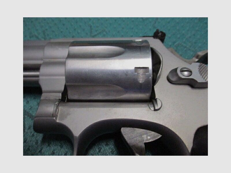 Revólver Smith & Wesson 686 Practical Champion con mira ajustable en 4 posiciones 686PC