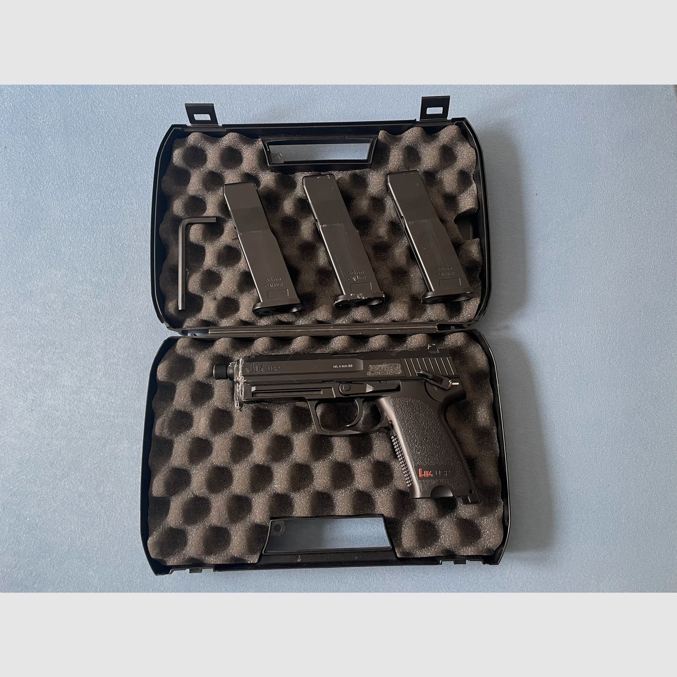 H&K USP CO2 (inklusive 3 Magazine und Waffenkoffer)