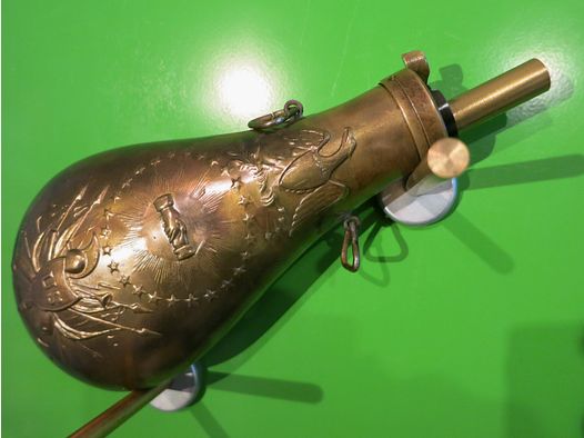 Flacone di polvere modello ZOUAVE BRASS, caricatore anteriore