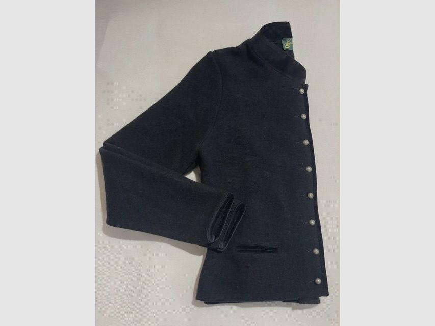 Cardigan da donna in lana merino con colletto alto in velluto e peplum in nero, immagine 1 di 3