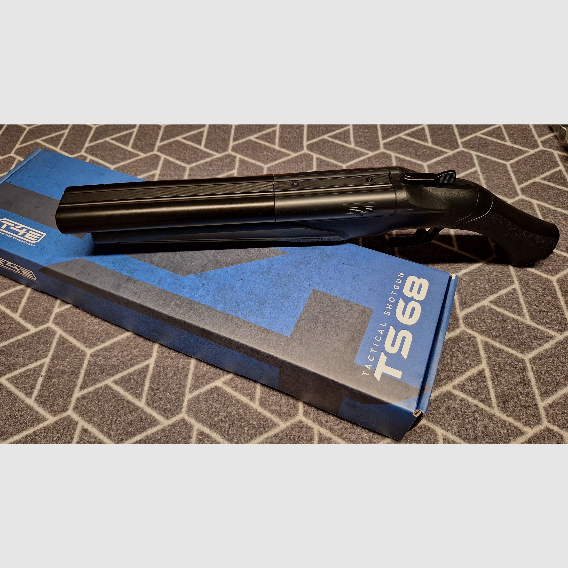 T4E TS 68 / HDS 68 Premium pakiet z zaworem eksportowym, amunicją, CO2, pociskami śrutowymi, strzałkami itp. Nowy!