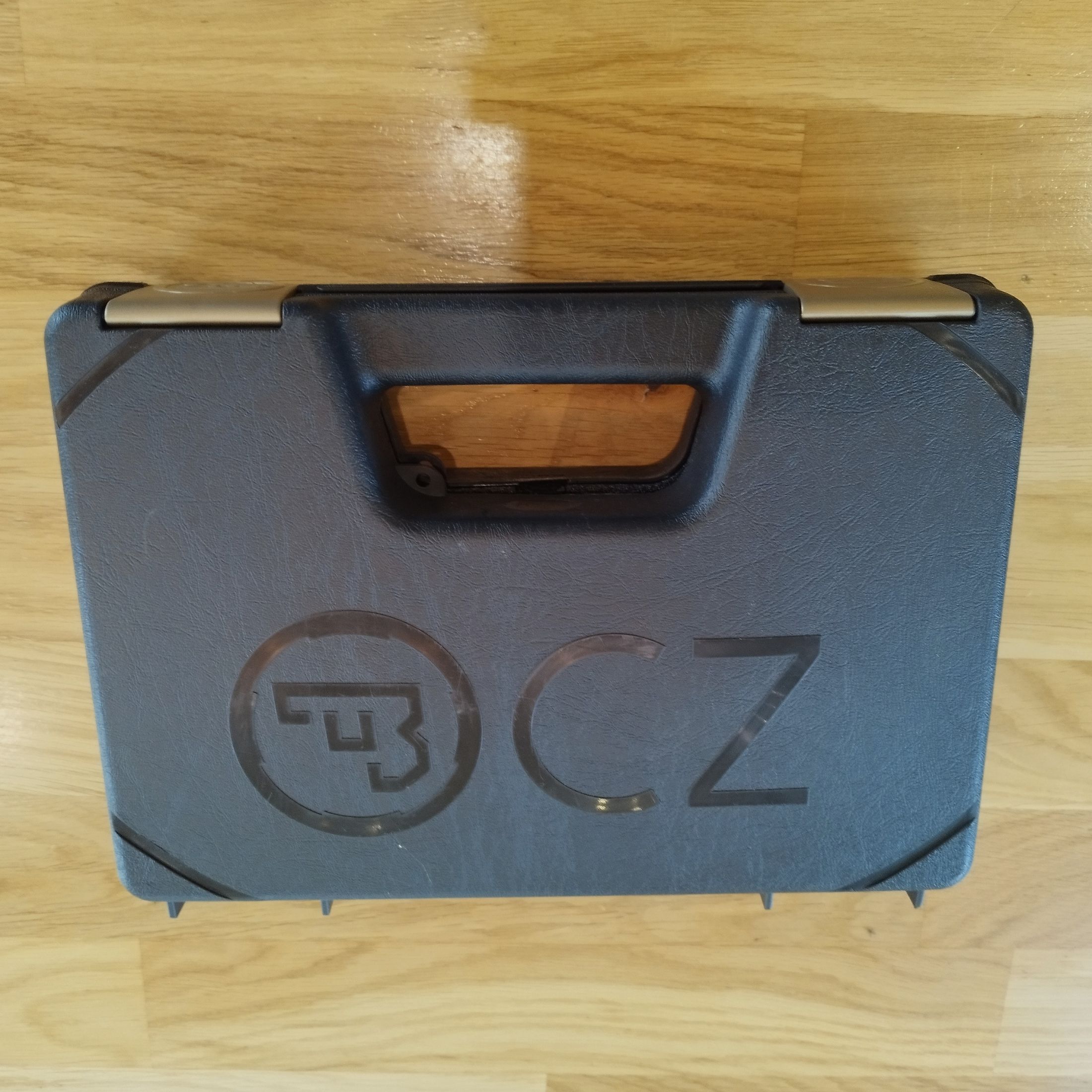 Conjunto de edición especial CZ P-10 C OR Red, incluido el visor Shield Sight RMS