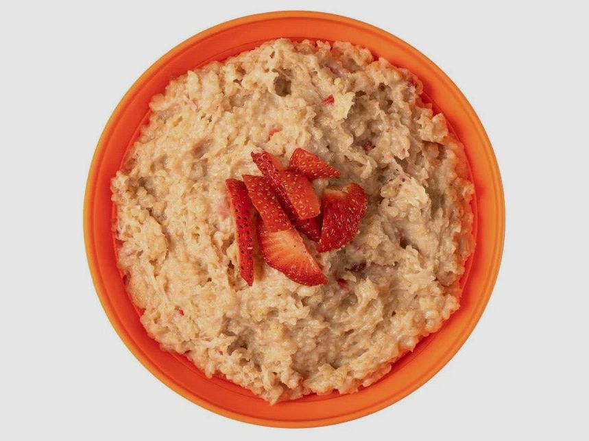 Porridge with Strawberries (450 kcal) [Vegetarian], image 2 of 4