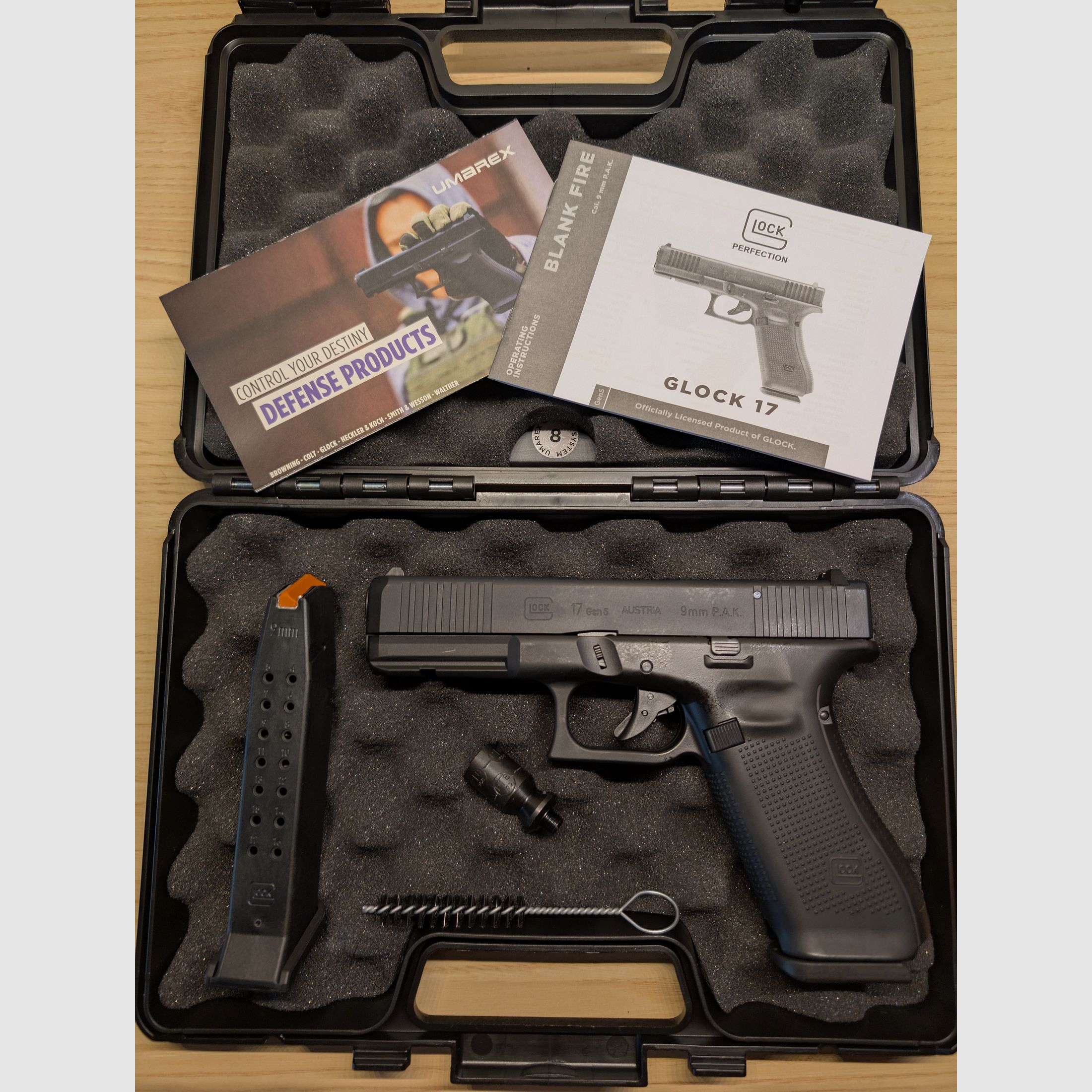 GLOCK 17 Gen5 9 mm P.A.K. + zweites Magazin 