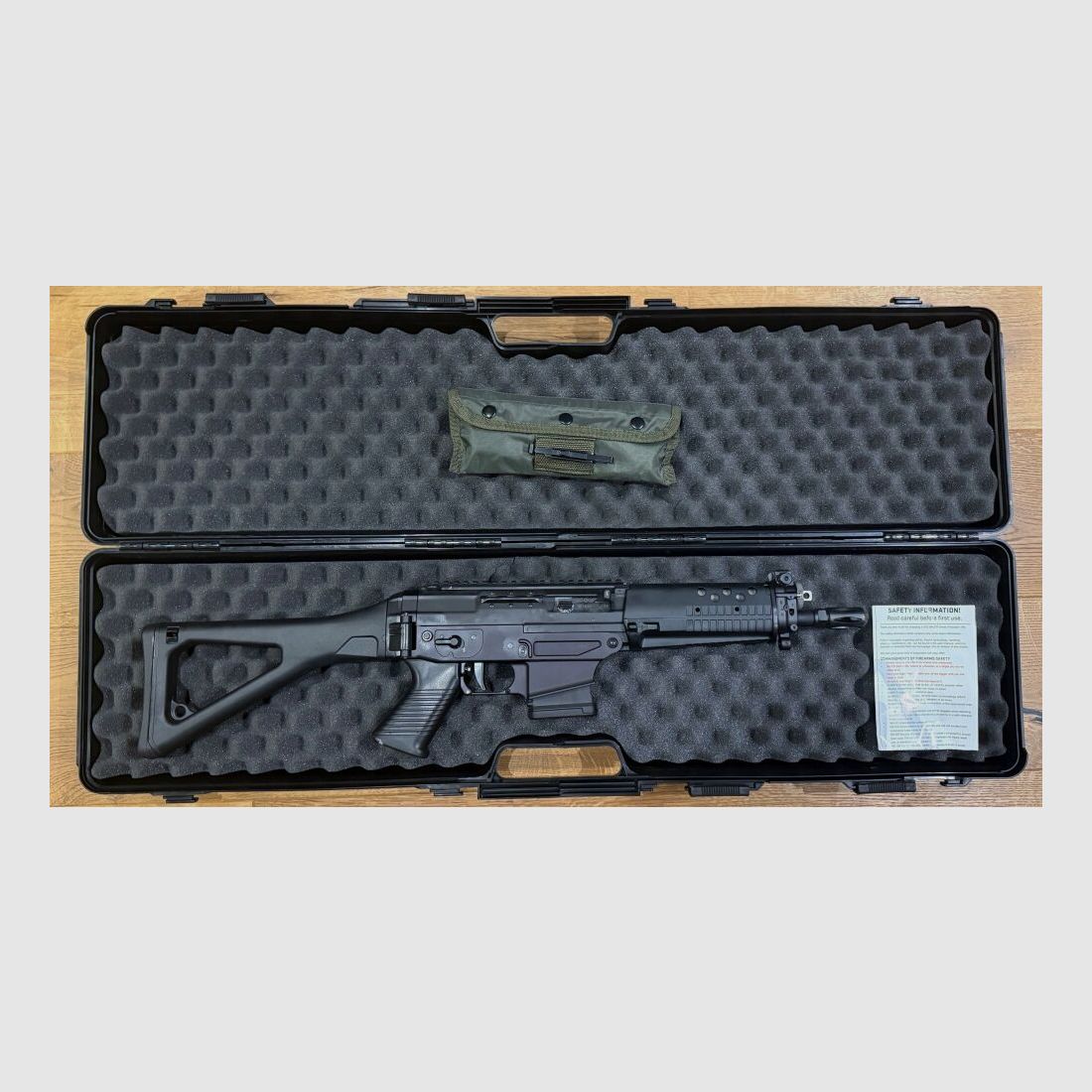 SIG SAUER AG Svizzera SIG 553 AL US Sport canna corta nera