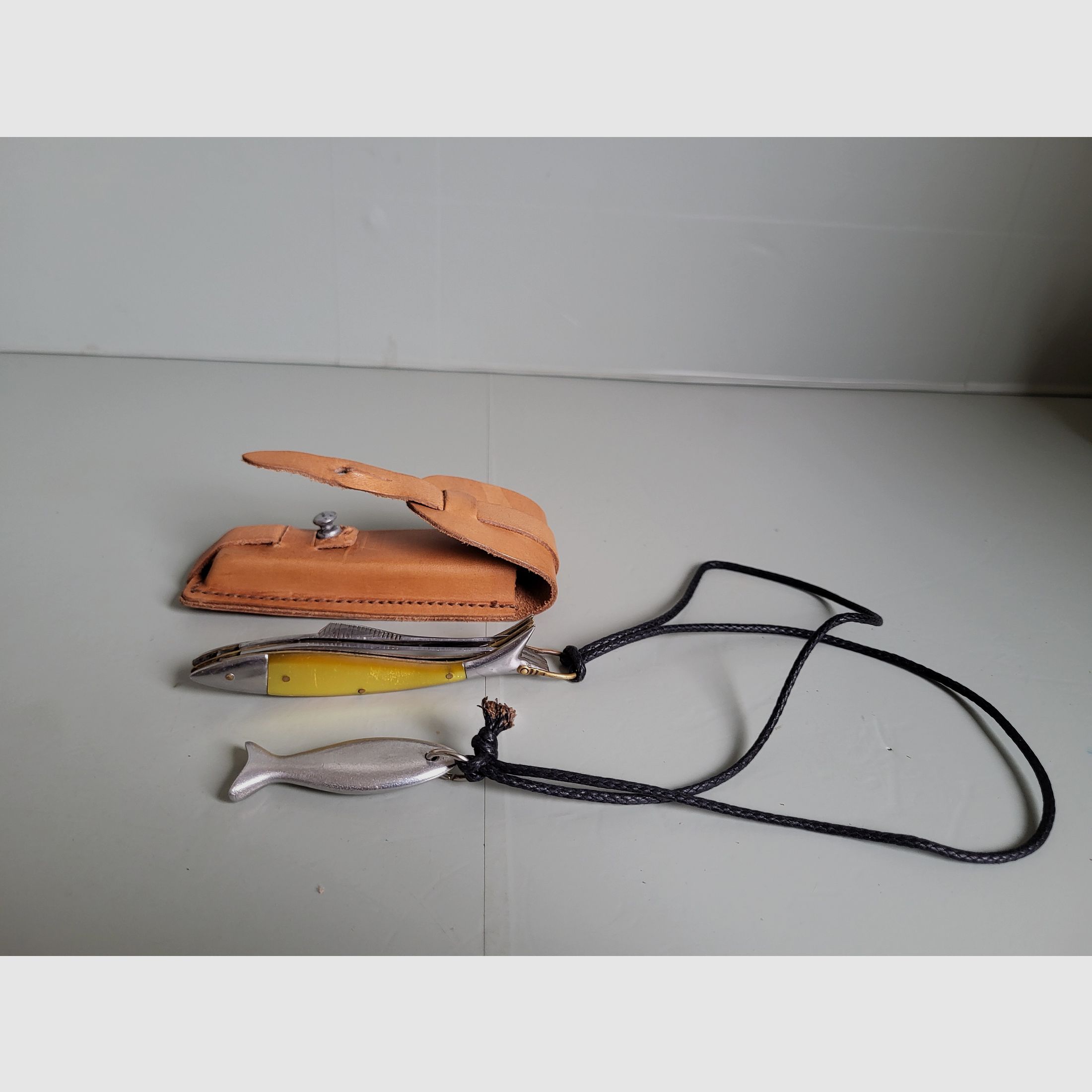 Collector knives angler - hunting knives - spearfish - saw - 1970s