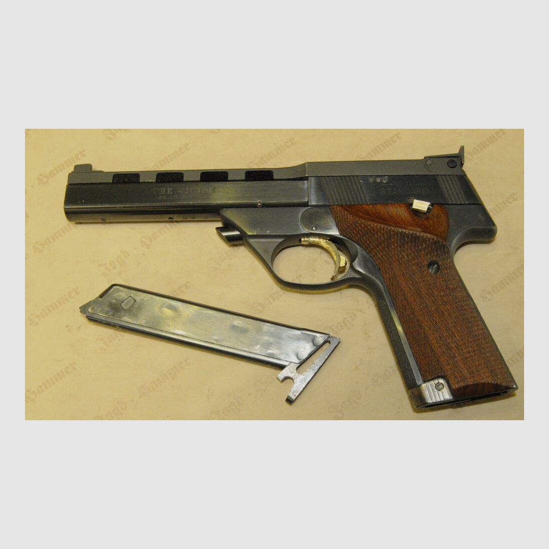 High Standard Victor Mod. 107 Military