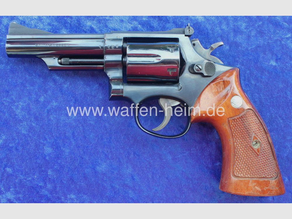Smith & Wesson 19 - 2 / 4