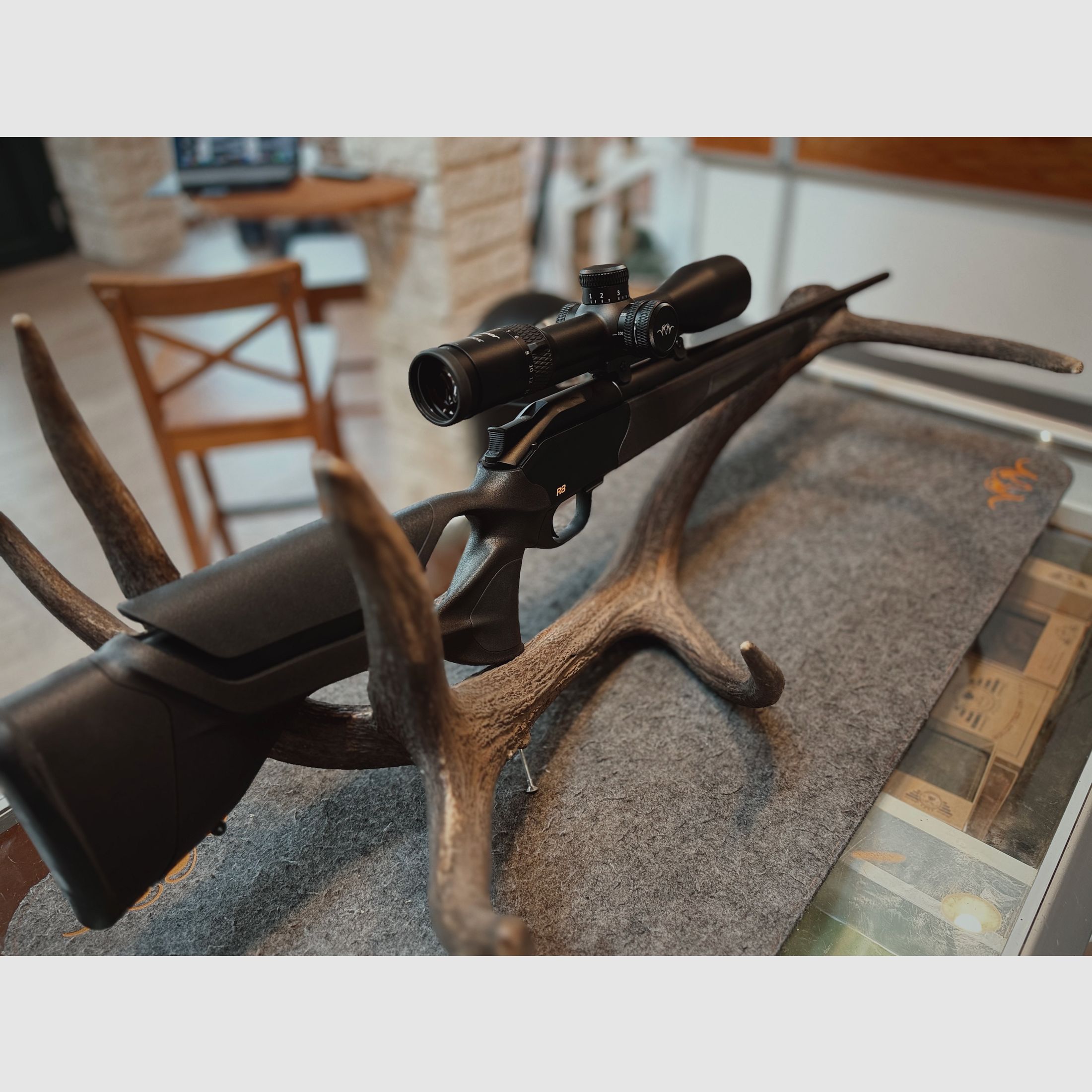 Blaser R8 Ultimate Linksausführung Kal. .308 Win. mit Blaser B2 3-18x50 IC QDC+ – Neuwaffe