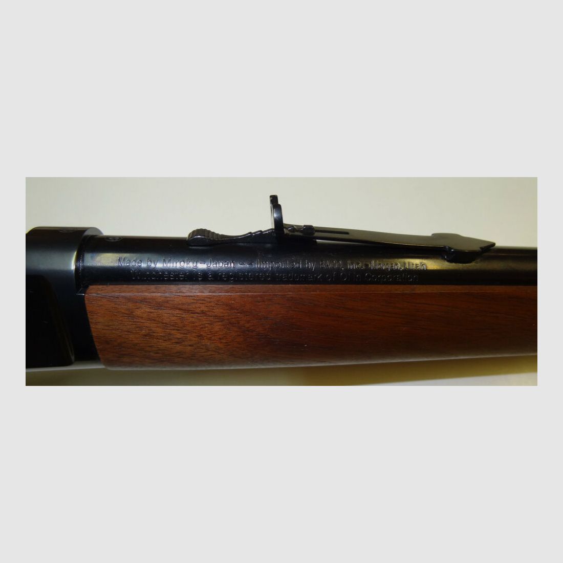 Carabina de repetición de palanca Winchester Model 1892 Rifle Corto 20" .357Magnum