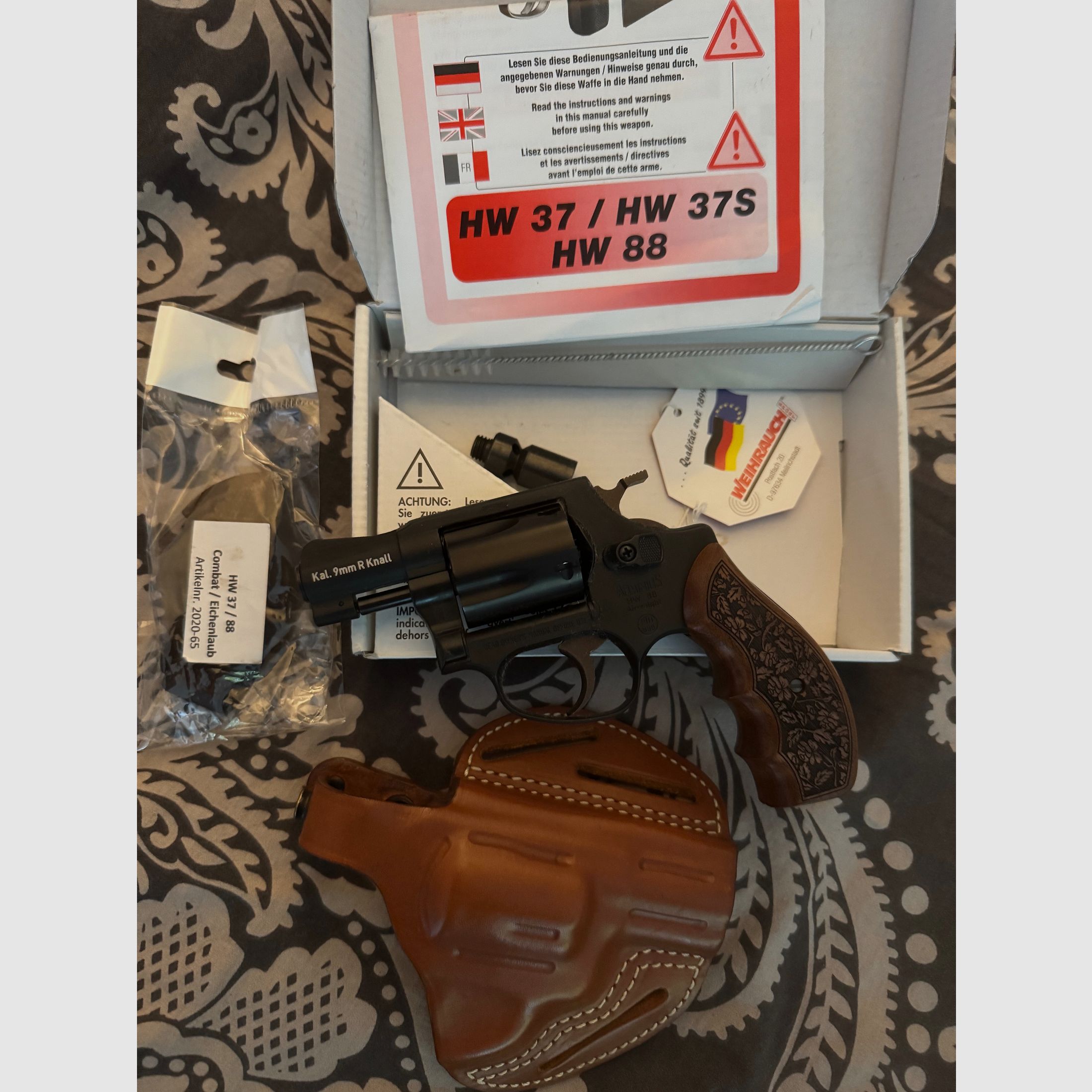 Arminius HW 88 Super Airwaight Like New + Holster Accessories