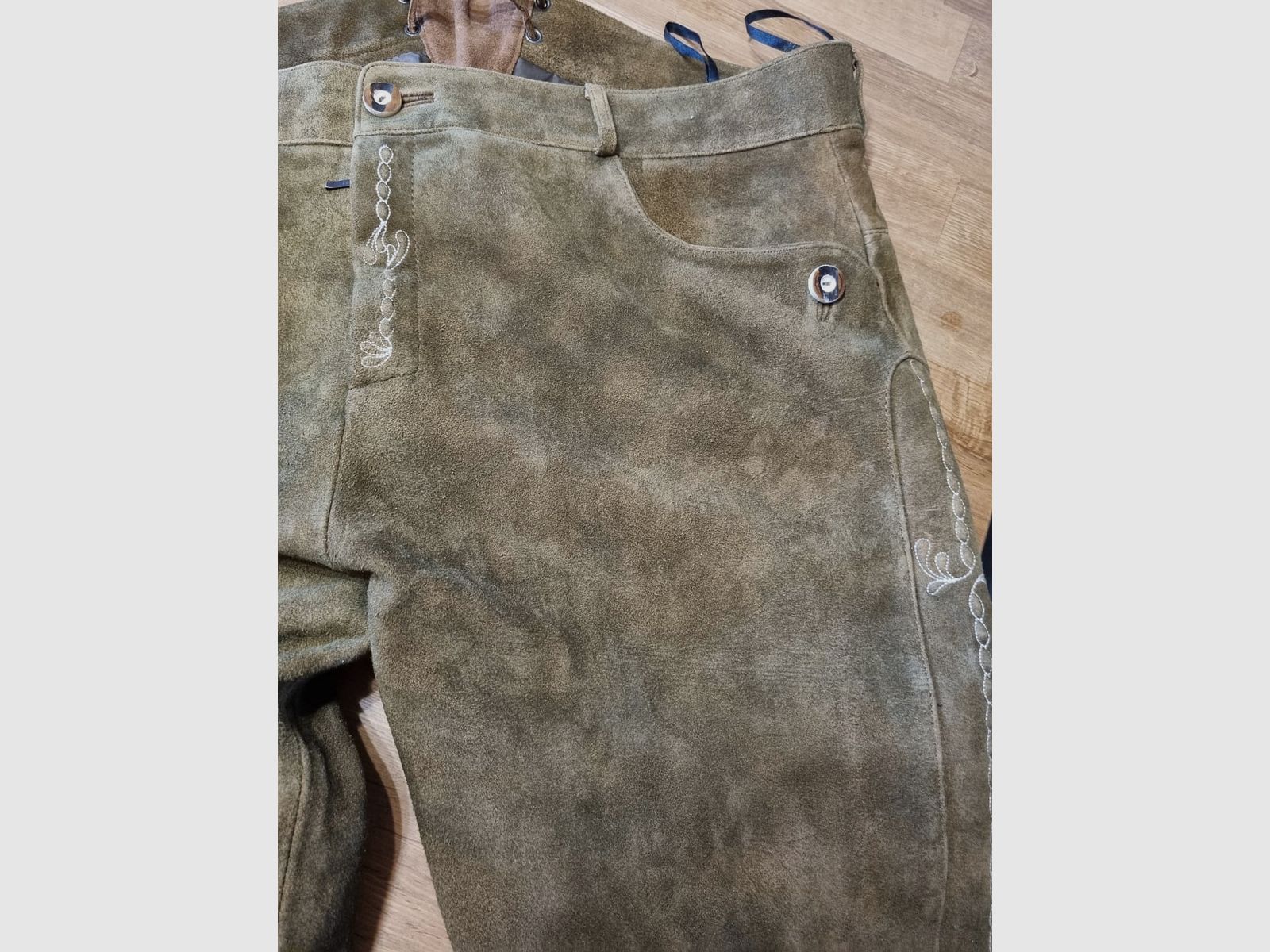 Kniebundlederhose
