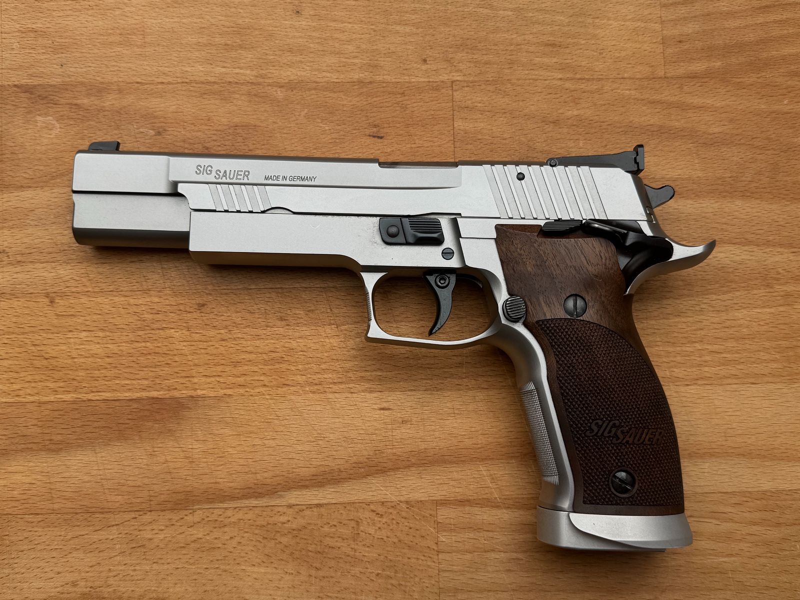 SigSauer P226S x-Six aus Eckernförde