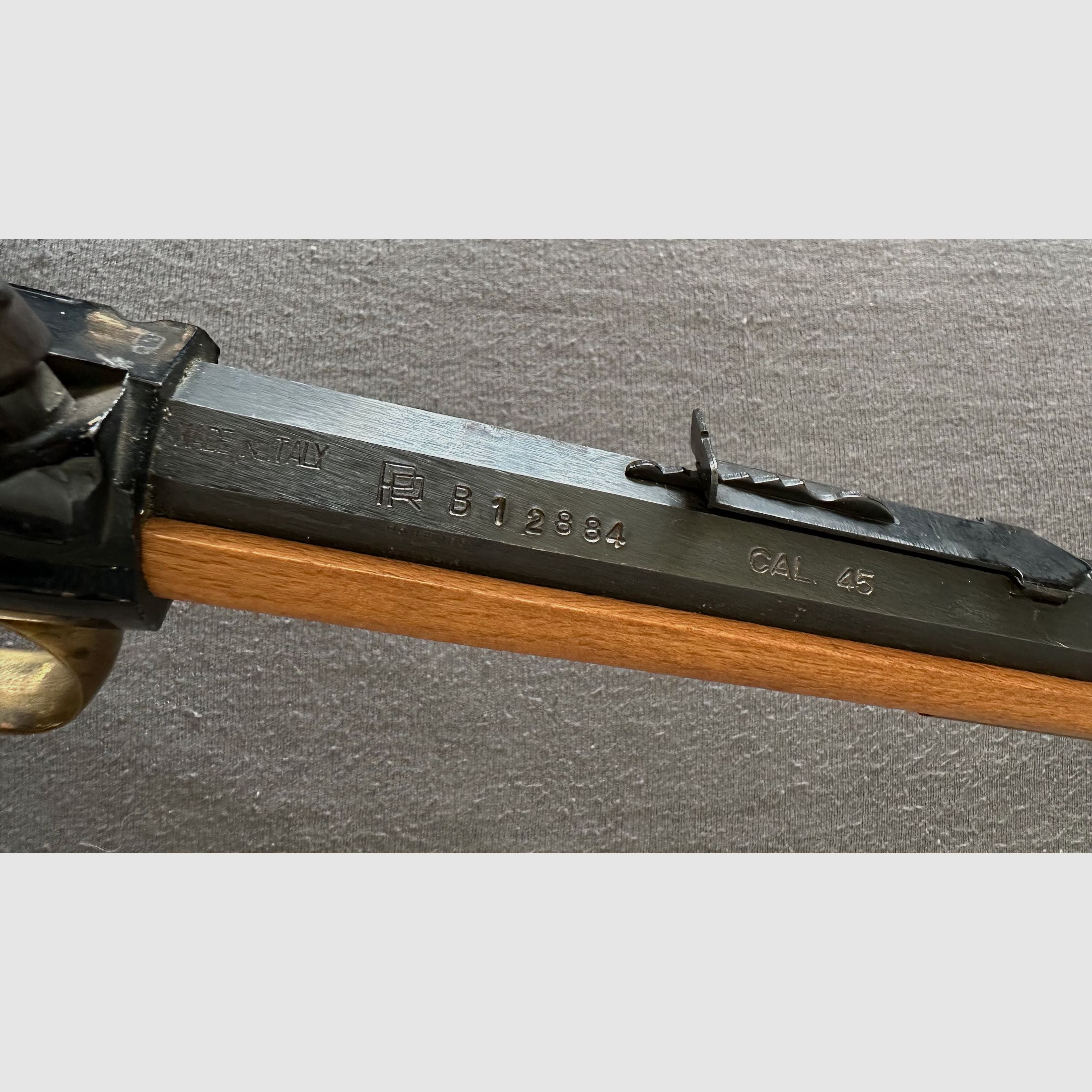 Vorderlader kaliber .45 Schwarzpulver Gewehr aus Italien 