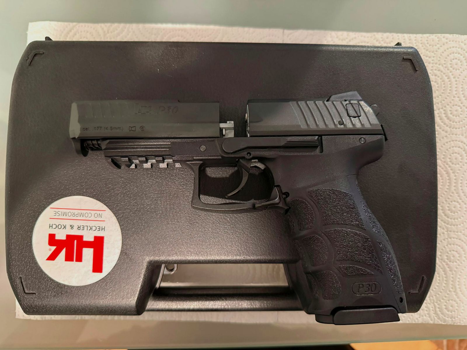 Heckler&Koch   P30  Pistolet Co2