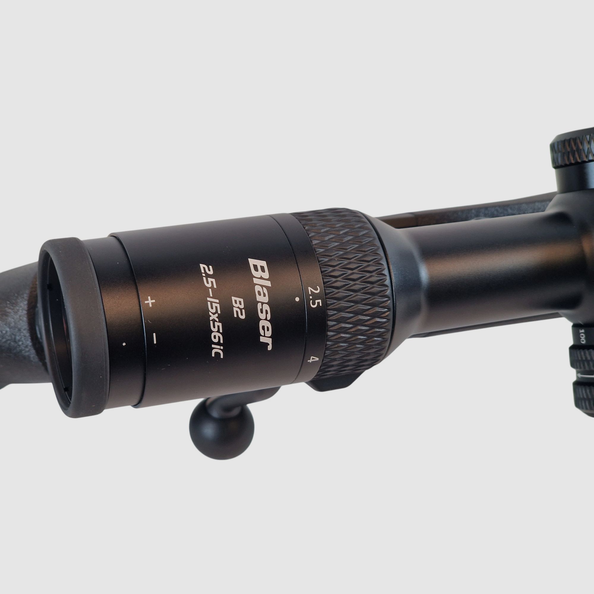 Blaser R8 Ultimate caliber 30-06 LL. 52cm with M15x1 and Blaser B2 2.5-15x56 IC S available immediately